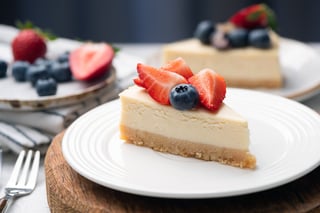 kafede en çok satan tatlılar cheesecake sunumu